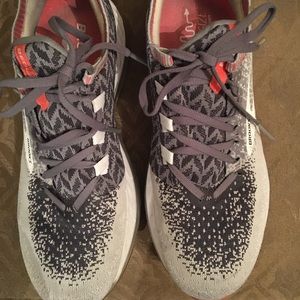 Brooks Bedlam size 10